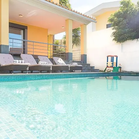 Crisante - Luxury 4 Bedroom In - Private Pool And Games