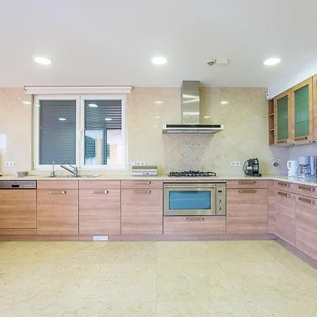 Crisante - Luxury 4 Bedroom In - Private Pool And Games فيلة